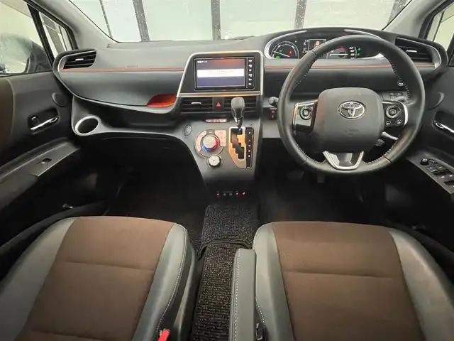 トヨタ シエンタ ハイブリッド ファンベースG クエロ 大阪府 2021(令3)年 3.8万km ホワイトパールクリスタルシャイン トヨタセーフティセンス/クルーズコントロール/両側パワースライドドア/シートヒーター/ハーフレザーシート/ステアリングヒーター/純正メモリーナビ/Bluetooth/CD/DVD/フルセグTV/USB/パノラミックビューモニター/ビルトインETC/クリアランスソナー/パーキングサポートブレーキ/純正フロアマット/純正ドアバイザー