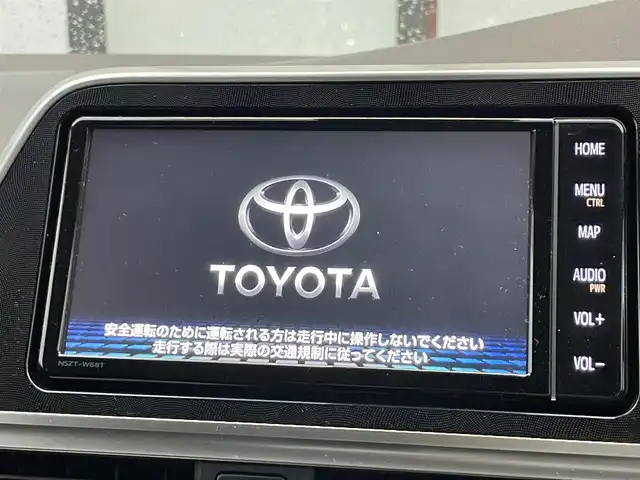 トヨタ シエンタ ハイブリッド ファンベースG クエロ 大阪府 2021(令3)年 3.8万km ホワイトパールクリスタルシャイン トヨタセーフティセンス/クルーズコントロール/両側パワースライドドア/シートヒーター/ハーフレザーシート/ステアリングヒーター/純正メモリーナビ/Bluetooth/CD/DVD/フルセグTV/USB/パノラミックビューモニター/ビルトインETC/クリアランスソナー/パーキングサポートブレーキ/純正フロアマット/純正ドアバイザー