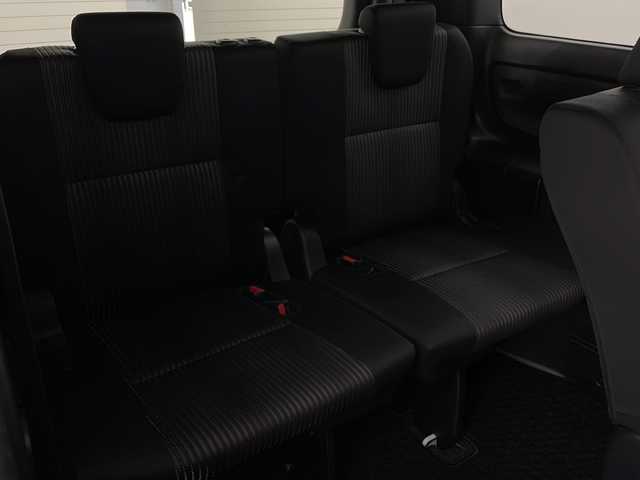 トヨタ ノア Si 新潟県 2018(平30)年 0.9万km ホワイトパールクリスタルシャイン プリクラッシュセーフティ/純正ナビ/　CD/BT/フルセグ/バックカメラ/左側パワースライドドア/クルーズコントロール/LEDオートライト/純正16インチアルミホイール/ステアリングリモコン/アイドリングストップ/電格ミラー/ウィンカーミラー/フォグランプ/スマートキー