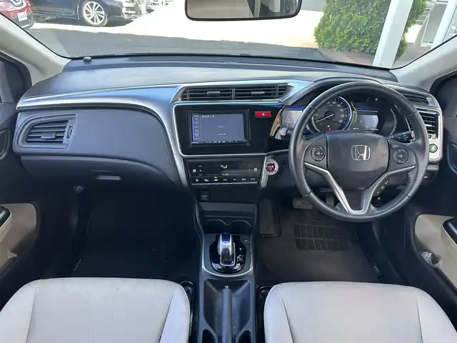 ホンダ グレイス ハイブリッド LX 道北・旭川 2015(平27)年 8.9万km クリスタルブラックパール (株)IDOMが運営する【じしゃロン旭川店】の自社ローン専用車両になります。こちらは現金またはオートローンご利用時の価格です。自社ローンご希望の方は別途その旨お申付け下さい/　/・社外ナビ(CD/DVD/BT/SD/フルセグ)/・バックカメラ/・クルーズコントロール/・ステアリングリモコン/・両席シートヒーター/・積込スタッドレスタイヤ 185/60R15/・取扱説明書