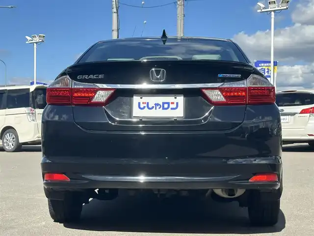 ホンダ グレイス ハイブリッド LX 道北・旭川 2015(平27)年 8.9万km クリスタルブラックパール (株)IDOMが運営する【じしゃロン旭川店】の自社ローン専用車両になります。こちらは現金またはオートローンご利用時の価格です。自社ローンご希望の方は別途その旨お申付け下さい/　/・社外ナビ(CD/DVD/BT/SD/フルセグ)/・バックカメラ/・クルーズコントロール/・ステアリングリモコン/・両席シートヒーター/・積込スタッドレスタイヤ 185/60R15/・取扱説明書