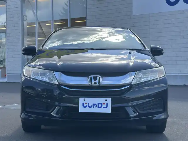 ホンダ グレイス ハイブリッド LX 道北・旭川 2015(平27)年 8.9万km クリスタルブラックパール (株)IDOMが運営する【じしゃロン旭川店】の自社ローン専用車両になります。こちらは現金またはオートローンご利用時の価格です。自社ローンご希望の方は別途その旨お申付け下さい/　/・社外ナビ(CD/DVD/BT/SD/フルセグ)/・バックカメラ/・クルーズコントロール/・ステアリングリモコン/・両席シートヒーター/・積込スタッドレスタイヤ 185/60R15/・取扱説明書