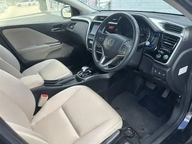 ホンダ グレイス ハイブリッド LX 道北・旭川 2015(平27)年 8.9万km クリスタルブラックパール (株)IDOMが運営する【じしゃロン旭川店】の自社ローン専用車両になります。こちらは現金またはオートローンご利用時の価格です。自社ローンご希望の方は別途その旨お申付け下さい/　/・社外ナビ(CD/DVD/BT/SD/フルセグ)/・バックカメラ/・クルーズコントロール/・ステアリングリモコン/・両席シートヒーター/・積込スタッドレスタイヤ 185/60R15/・取扱説明書