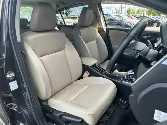 ホンダ グレイス ハイブリッド LX 道北・旭川 2015(平27)年 8.9万km クリスタルブラックパール (株)IDOMが運営する【じしゃロン旭川店】の自社ローン専用車両になります。こちらは現金またはオートローンご利用時の価格です。自社ローンご希望の方は別途その旨お申付け下さい/　/・社外ナビ(CD/DVD/BT/SD/フルセグ)/・バックカメラ/・クルーズコントロール/・ステアリングリモコン/・両席シートヒーター/・積込スタッドレスタイヤ 185/60R15/・取扱説明書