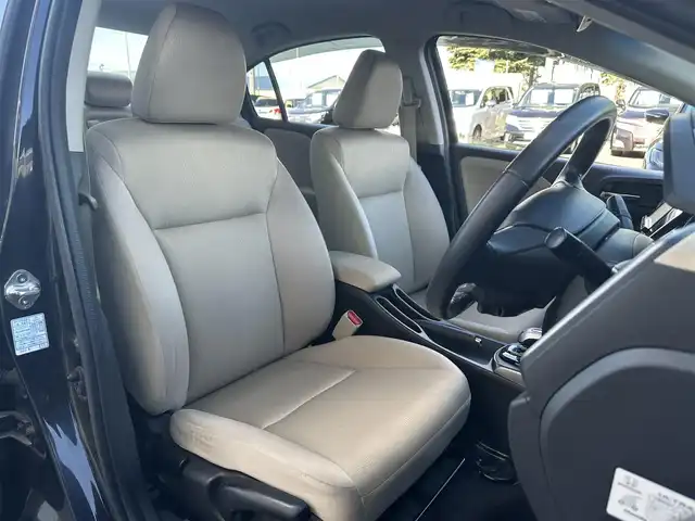 ホンダ グレイス ハイブリッド LX 道北・旭川 2015(平27)年 8.9万km クリスタルブラックパール (株)IDOMが運営する【じしゃロン旭川店】の自社ローン専用車両になります。こちらは現金またはオートローンご利用時の価格です。自社ローンご希望の方は別途その旨お申付け下さい/　/・社外ナビ(CD/DVD/BT/SD/フルセグ)/・バックカメラ/・クルーズコントロール/・ステアリングリモコン/・両席シートヒーター/・積込スタッドレスタイヤ 185/60R15/・取扱説明書