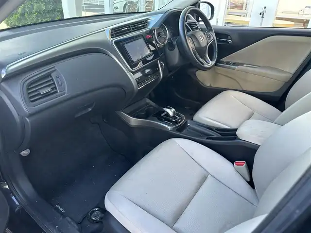 ホンダ グレイス ハイブリッド LX 道北・旭川 2015(平27)年 8.9万km クリスタルブラックパール (株)IDOMが運営する【じしゃロン旭川店】の自社ローン専用車両になります。こちらは現金またはオートローンご利用時の価格です。自社ローンご希望の方は別途その旨お申付け下さい/　/・社外ナビ(CD/DVD/BT/SD/フルセグ)/・バックカメラ/・クルーズコントロール/・ステアリングリモコン/・両席シートヒーター/・積込スタッドレスタイヤ 185/60R15/・取扱説明書