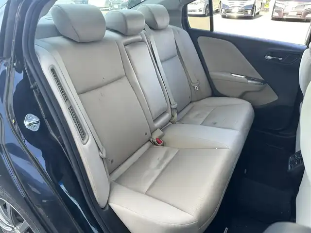 ホンダ グレイス ハイブリッド LX 道北・旭川 2015(平27)年 8.9万km クリスタルブラックパール (株)IDOMが運営する【じしゃロン旭川店】の自社ローン専用車両になります。こちらは現金またはオートローンご利用時の価格です。自社ローンご希望の方は別途その旨お申付け下さい/　/・社外ナビ(CD/DVD/BT/SD/フルセグ)/・バックカメラ/・クルーズコントロール/・ステアリングリモコン/・両席シートヒーター/・積込スタッドレスタイヤ 185/60R15/・取扱説明書