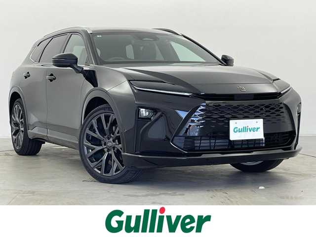 トヨタ クラウン エステート Z 群馬県 2025(令7)年 0.1千km ブラック 登録済未使用車（登録時走行距離：２０Km）/パノラマルーフ（電動シェード＆挟み込み防止機能付）/ルーフレール（シルバー）/＝＝＝＝＝/ディスプレイオーディオPlus（コネクティッドナビ対応）/・12.3インチHDディスプレイ/・AM/FM/USB/Bluetooth/AppleCarPlay/AndroidAuto/Miracast/フルセグTV/・ETC2.0 /・ドライブレコーダー（前後）/パノラミックビューモニター（床下透過表示機能付）/デジタルインナーミラー/縦型ワイヤレス充電/トヨタチームメイト/・アドバンストパーク（リモート機能付）/・パーキングサポートブレーキ（周囲静止物）/・アドバンストドライブ（渋滞時支援）/トヨタセーフティセンス/・プリクラッシュセーフティシステム/・レーントレーシングアシスト/・レーンディパーチャーアラート/・レーダークルーズコントロール（全車速追従機能）/・アダプティブハイビーム/・ロードサインアシスト/・ドライバー異常時対応システム/・プロアクティブドライビングアシスト/前席パワーシート/シートヒーター/シートベンチレーション