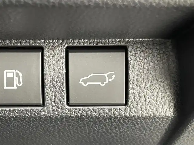 トヨタ クラウン エステート Z 群馬県 2025(令7)年 0.1千km ブラック 登録済未使用車（登録時走行距離：２０Km）/パノラマルーフ（電動シェード＆挟み込み防止機能付）/ルーフレール（シルバー）/＝＝＝＝＝/ディスプレイオーディオPlus（コネクティッドナビ対応）/・12.3インチHDディスプレイ/・AM/FM/USB/Bluetooth/AppleCarPlay/AndroidAuto/Miracast/フルセグTV/・ETC2.0 /・ドライブレコーダー（前後）/パノラミックビューモニター（床下透過表示機能付）/デジタルインナーミラー/縦型ワイヤレス充電/トヨタチームメイト/・アドバンストパーク（リモート機能付）/・パーキングサポートブレーキ（周囲静止物）/・アドバンストドライブ（渋滞時支援）/トヨタセーフティセンス/・プリクラッシュセーフティシステム/・レーントレーシングアシスト/・レーンディパーチャーアラート/・レーダークルーズコントロール（全車速追従機能）/・アダプティブハイビーム/・ロードサインアシスト/・ドライバー異常時対応システム/・プロアクティブドライビングアシスト/前席パワーシート/シートヒーター/シートベンチレーション