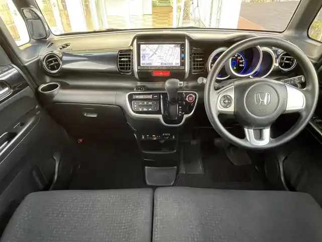ホンダ Ｎ ＢＯＸ カスタム G Lパッケージ 道央・札幌 2016(平28)年 7.3万km スマートブラック ・４WD/・片側パワースライドドア/・純正ナビ/　CD＆DVD＆BT＆TV/・バックカメラ/・オートライト/・オートエアコン/・ミラーヒーター/・オートリトラミラー/・シートヒーター/・社外エンジンスターター/・プッシュスタート/・スマートキー/・ビルトインETC/・純正フロアマット/・ドアバイザー/・フォグライト/・HIDヘッドライト/・スペアキー×１