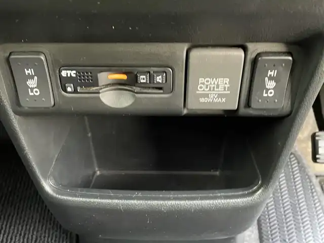 ホンダ Ｎ ＢＯＸ カスタム G Lパッケージ 道央・札幌 2016(平28)年 7.3万km スマートブラック ・４WD/・片側パワースライドドア/・純正ナビ/　CD＆DVD＆BT＆TV/・バックカメラ/・オートライト/・オートエアコン/・ミラーヒーター/・オートリトラミラー/・シートヒーター/・社外エンジンスターター/・プッシュスタート/・スマートキー/・ビルトインETC/・純正フロアマット/・ドアバイザー/・フォグライト/・HIDヘッドライト/・スペアキー×１