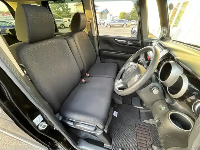 ホンダ Ｎ ＢＯＸ カスタム G Lパッケージ 道央・札幌 2016(平28)年 7.3万km スマートブラック ・４WD/・片側パワースライドドア/・純正ナビ/　CD＆DVD＆BT＆TV/・バックカメラ/・オートライト/・オートエアコン/・ミラーヒーター/・オートリトラミラー/・シートヒーター/・社外エンジンスターター/・プッシュスタート/・スマートキー/・ビルトインETC/・純正フロアマット/・ドアバイザー/・フォグライト/・HIDヘッドライト/・スペアキー×１