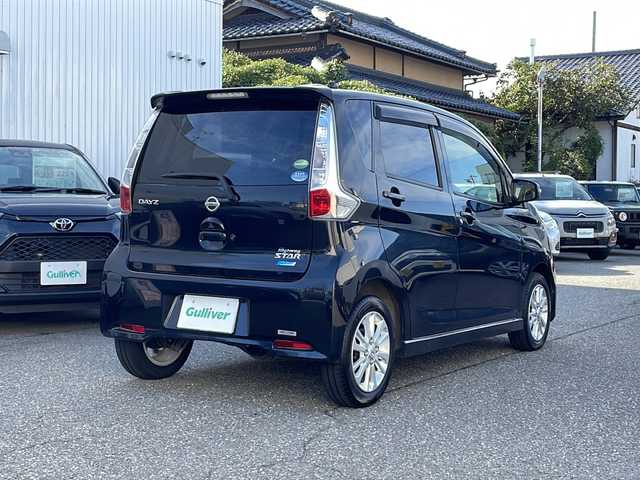 日産 デイズ ハイウェイスターX 福井県 2013(平25)年 5.2万km ブラック 登録時走行距離51320km/ワンオーナー/純正メモリナビゲーション/（CD再生可能）/フルセグテレビ/バックカメラ/純正14インチアルミホイール/シートヒーター/HIDヘッドライト/フォグランプ/オートリトラミラー/ETC/アイドリングストップ/スマートキー/プッシュスタート/保証書/取扱説明書
