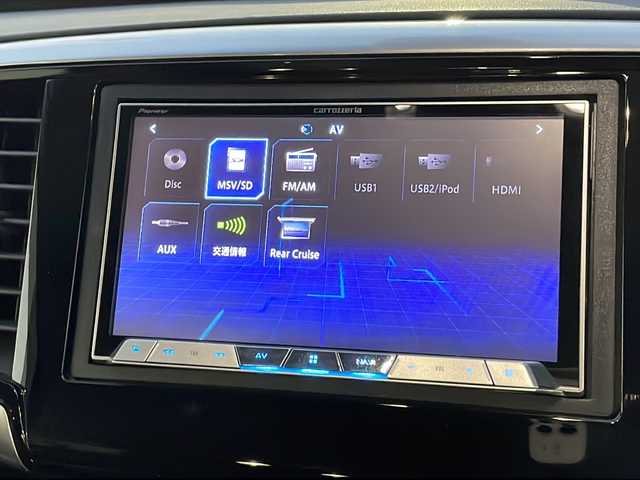 ホンダ オデッセイ ハイブリッド アブソルート ホンダセンシング 山口県 2017(平29)年 7.9万km プラチナホワイトパール 社外メモリナビ【AVIC-CZ901】/・フルセグテレビ/・Bluetooth/・CD／DVD/・SD/・AM/FM/・AUX/・HDMI/ETC2.0/前後ドライブレコーダー/両側パワースライドドア/プッシュスタート/スマートキー/電動パーキングブレーキ/シガーソケット/アイドリングストップ/ホンダセンシング/・衝突被害軽減ブレーキ/・先行車発進お知らせ機能/・歩行者事故低減ステアリング/・路外逸脱抑制機能/・標識認識機能/・アダプティブクルーズコントロール/・車線維持支援システム/・ブラインドスポットインフォメーション/・誤発進抑制機能/・後方誤発進抑制機能/・近距離衝突被害軽減ブレーキ/・パーキングセンサーシステム/・後退出庫サポート/・オートハイビーム