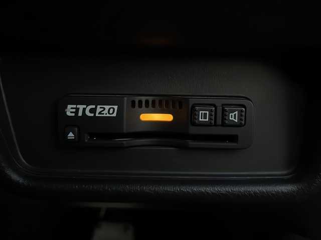 ホンダ オデッセイ ハイブリッド アブソルート ホンダセンシング 山口県 2017(平29)年 7.9万km プラチナホワイトパール 社外メモリナビ【AVIC-CZ901】/・フルセグテレビ/・Bluetooth/・CD／DVD/・SD/・AM/FM/・AUX/・HDMI/ETC2.0/前後ドライブレコーダー/両側パワースライドドア/プッシュスタート/スマートキー/電動パーキングブレーキ/シガーソケット/アイドリングストップ/ホンダセンシング/・衝突被害軽減ブレーキ/・先行車発進お知らせ機能/・歩行者事故低減ステアリング/・路外逸脱抑制機能/・標識認識機能/・アダプティブクルーズコントロール/・車線維持支援システム/・ブラインドスポットインフォメーション/・誤発進抑制機能/・後方誤発進抑制機能/・近距離衝突被害軽減ブレーキ/・パーキングセンサーシステム/・後退出庫サポート/・オートハイビーム