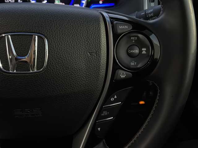 ホンダ オデッセイ ハイブリッド アブソルート ホンダセンシング 山口県 2017(平29)年 7.9万km プラチナホワイトパール 社外メモリナビ【AVIC-CZ901】/・フルセグテレビ/・Bluetooth/・CD／DVD/・SD/・AM/FM/・AUX/・HDMI/ETC2.0/前後ドライブレコーダー/両側パワースライドドア/プッシュスタート/スマートキー/電動パーキングブレーキ/シガーソケット/アイドリングストップ/ホンダセンシング/・衝突被害軽減ブレーキ/・先行車発進お知らせ機能/・歩行者事故低減ステアリング/・路外逸脱抑制機能/・標識認識機能/・アダプティブクルーズコントロール/・車線維持支援システム/・ブラインドスポットインフォメーション/・誤発進抑制機能/・後方誤発進抑制機能/・近距離衝突被害軽減ブレーキ/・パーキングセンサーシステム/・後退出庫サポート/・オートハイビーム