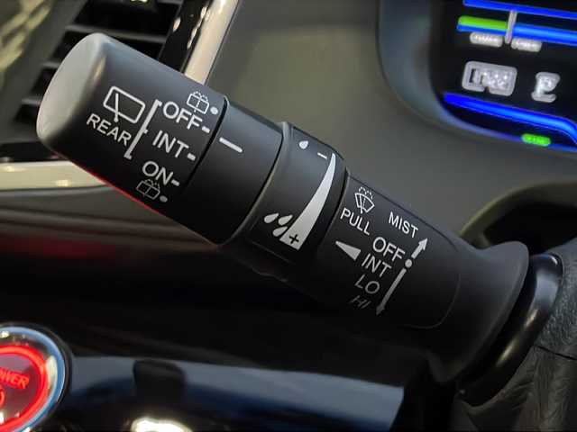 ホンダ オデッセイ ハイブリッド アブソルート ホンダセンシング 山口県 2017(平29)年 7.9万km プラチナホワイトパール 社外メモリナビ【AVIC-CZ901】/・フルセグテレビ/・Bluetooth/・CD／DVD/・SD/・AM/FM/・AUX/・HDMI/ETC2.0/前後ドライブレコーダー/両側パワースライドドア/プッシュスタート/スマートキー/電動パーキングブレーキ/シガーソケット/アイドリングストップ/ホンダセンシング/・衝突被害軽減ブレーキ/・先行車発進お知らせ機能/・歩行者事故低減ステアリング/・路外逸脱抑制機能/・標識認識機能/・アダプティブクルーズコントロール/・車線維持支援システム/・ブラインドスポットインフォメーション/・誤発進抑制機能/・後方誤発進抑制機能/・近距離衝突被害軽減ブレーキ/・パーキングセンサーシステム/・後退出庫サポート/・オートハイビーム