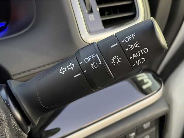 ホンダ オデッセイ ハイブリッド アブソルート ホンダセンシング 山口県 2017(平29)年 7.9万km プラチナホワイトパール 社外メモリナビ【AVIC-CZ901】/・フルセグテレビ/・Bluetooth/・CD／DVD/・SD/・AM/FM/・AUX/・HDMI/ETC2.0/前後ドライブレコーダー/両側パワースライドドア/プッシュスタート/スマートキー/電動パーキングブレーキ/シガーソケット/アイドリングストップ/ホンダセンシング/・衝突被害軽減ブレーキ/・先行車発進お知らせ機能/・歩行者事故低減ステアリング/・路外逸脱抑制機能/・標識認識機能/・アダプティブクルーズコントロール/・車線維持支援システム/・ブラインドスポットインフォメーション/・誤発進抑制機能/・後方誤発進抑制機能/・近距離衝突被害軽減ブレーキ/・パーキングセンサーシステム/・後退出庫サポート/・オートハイビーム