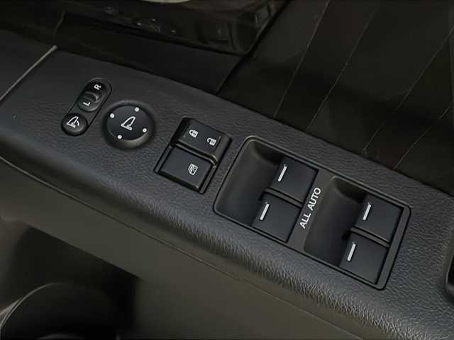 ホンダ オデッセイ ハイブリッド アブソルート ホンダセンシング 山口県 2017(平29)年 7.9万km プラチナホワイトパール 社外メモリナビ【AVIC-CZ901】/・フルセグテレビ/・Bluetooth/・CD／DVD/・SD/・AM/FM/・AUX/・HDMI/ETC2.0/前後ドライブレコーダー/両側パワースライドドア/プッシュスタート/スマートキー/電動パーキングブレーキ/シガーソケット/アイドリングストップ/ホンダセンシング/・衝突被害軽減ブレーキ/・先行車発進お知らせ機能/・歩行者事故低減ステアリング/・路外逸脱抑制機能/・標識認識機能/・アダプティブクルーズコントロール/・車線維持支援システム/・ブラインドスポットインフォメーション/・誤発進抑制機能/・後方誤発進抑制機能/・近距離衝突被害軽減ブレーキ/・パーキングセンサーシステム/・後退出庫サポート/・オートハイビーム