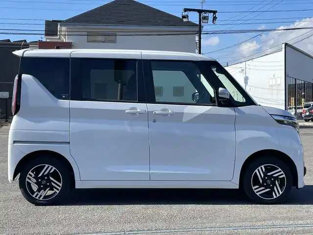 日産 ルークス ハイウェイスター X 道央・札幌 2024(令6)年 0.9万km ホワイトパール ４WD/純正ディーラーOPナビ/AM/FM/BT/フルセグ/エマージェンシーブレーキ/横滑り防止装置/レーンキープアシスト/クリアランスソナー/アラウンドビューモニター/ビルトインETC/ドライブレコーダー/デジタルインナーミラー/アイドリングストップ/片側パワースライドドア/前席シートヒーター/革巻きステアリング/ステアリングリモコン/ハンドルヒーター/プッシュスタート/スマートキー/LEDヘッドライト/オートライト/フォグランプ/電動格納ミラー/ウィンカーミラー/フロアマット