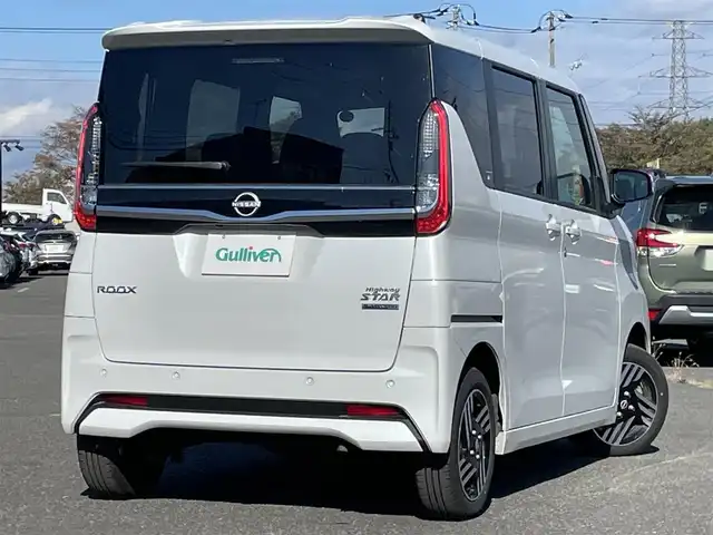 日産 ルークス ハイウェイスター X 道央・札幌 2024(令6)年 0.9万km ホワイトパール ４WD/純正ディーラーOPナビ/AM/FM/BT/フルセグ/エマージェンシーブレーキ/横滑り防止装置/レーンキープアシスト/クリアランスソナー/アラウンドビューモニター/ビルトインETC/ドライブレコーダー/デジタルインナーミラー/アイドリングストップ/片側パワースライドドア/前席シートヒーター/革巻きステアリング/ステアリングリモコン/ハンドルヒーター/プッシュスタート/スマートキー/LEDヘッドライト/オートライト/フォグランプ/電動格納ミラー/ウィンカーミラー/フロアマット