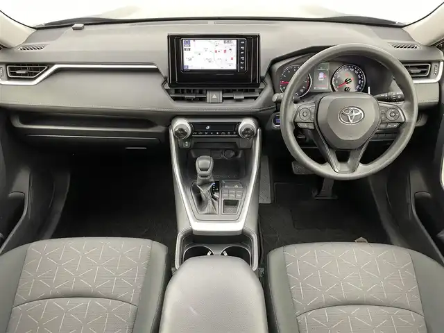 トヨタ ＲＡＶ４ X 富山県 2019(令1)年 8.7万km アティチュードブラックマイカ 4WD/純正ナビ【NSZT-W68T】/(AM/FM/CD/DVD/SD/USB/BT)/フルセグTV/バックカメラ/社外17インチAW付き冬タイヤ積込/レーダークルーズコントロール/プリクラッシュセーフティ/レーンディパーチャーアラート/オートマチックハイビーム/LEDヘッドライト/ビルトインETC/ドライブレコーダー前後/デジタルインナーミラー/スマートキー×２/プッシュスタート/純正フロアマット/社外１７インチAW/取扱説明書/保証書