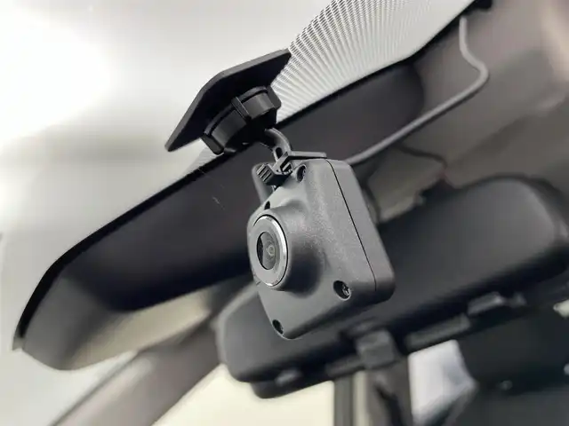 トヨタ ＲＡＶ４ X 富山県 2019(令1)年 8.7万km アティチュードブラックマイカ 4WD/純正ナビ【NSZT-W68T】/(AM/FM/CD/DVD/SD/USB/BT)/フルセグTV/バックカメラ/社外17インチAW付き冬タイヤ積込/レーダークルーズコントロール/プリクラッシュセーフティ/レーンディパーチャーアラート/オートマチックハイビーム/LEDヘッドライト/ビルトインETC/ドライブレコーダー前後/デジタルインナーミラー/スマートキー×２/プッシュスタート/純正フロアマット/社外１７インチAW/取扱説明書/保証書