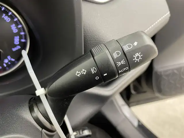 トヨタ ＲＡＶ４ X 富山県 2019(令1)年 8.7万km アティチュードブラックマイカ 4WD/純正ナビ【NSZT-W68T】/(AM/FM/CD/DVD/SD/USB/BT)/フルセグTV/バックカメラ/社外17インチAW付き冬タイヤ積込/レーダークルーズコントロール/プリクラッシュセーフティ/レーンディパーチャーアラート/オートマチックハイビーム/LEDヘッドライト/ビルトインETC/ドライブレコーダー前後/デジタルインナーミラー/スマートキー×２/プッシュスタート/純正フロアマット/社外１７インチAW/取扱説明書/保証書