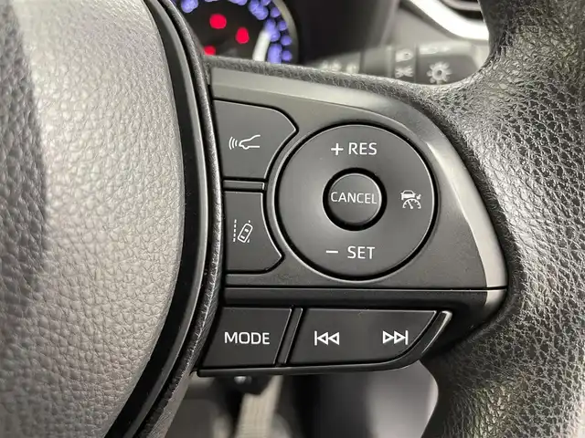 トヨタ ＲＡＶ４ X 富山県 2019(令1)年 8.7万km アティチュードブラックマイカ 4WD/純正ナビ【NSZT-W68T】/(AM/FM/CD/DVD/SD/USB/BT)/フルセグTV/バックカメラ/社外17インチAW付き冬タイヤ積込/レーダークルーズコントロール/プリクラッシュセーフティ/レーンディパーチャーアラート/オートマチックハイビーム/LEDヘッドライト/ビルトインETC/ドライブレコーダー前後/デジタルインナーミラー/スマートキー×２/プッシュスタート/純正フロアマット/社外１７インチAW/取扱説明書/保証書