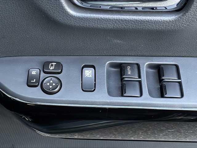 スズキ ハスラー J ブラックインテリアパッケージ 山口県 2019(平31)年 8万km クールカーキパールメタリック/ホワイト2トーンルーフ 純正オーディオ　【PVH-9300DVSZS】/・AM/FM/・Bluetooth接続/バックカメラ/ビルトインETC/衝突軽減システム/レーンキープアシスト/横滑り防止装置/アイドリングストップ/ハーフレザーシート/シートヒーター/USB入力端子/スマートキー/プッシュスタート/スペアキー1本/純正フロアマット/純正15インチアルミホイール/ドアバイザー/ウィンカーミラー/取扱説明書/保証書