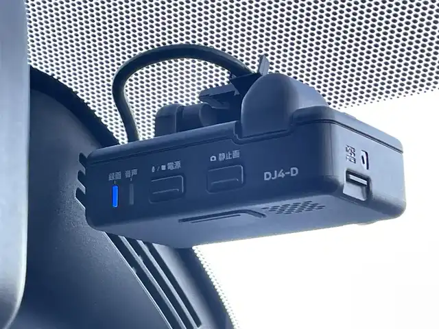 日産 セレナ ハイウェイスターVセレクションⅡ 青森県 2018(平30)年 8.1万km ダイヤモンドブラック 4WD/純正ナビ/フルセグTV/CD/DVD/BT/フリップダウンモニター/ドライブレコーダー/デジタルインナーミラー/ETC/ハンズフリー/エマージェンシーブレーキ/クリアランスソナー/スマートキー×２