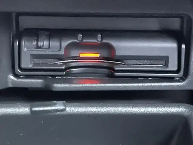 日産 セレナ ハイウェイスターVセレクションⅡ 青森県 2018(平30)年 8.1万km ダイヤモンドブラック 4WD/純正ナビ/フルセグTV/CD/DVD/BT/フリップダウンモニター/ドライブレコーダー/デジタルインナーミラー/ETC/ハンズフリー/エマージェンシーブレーキ/クリアランスソナー/スマートキー×２