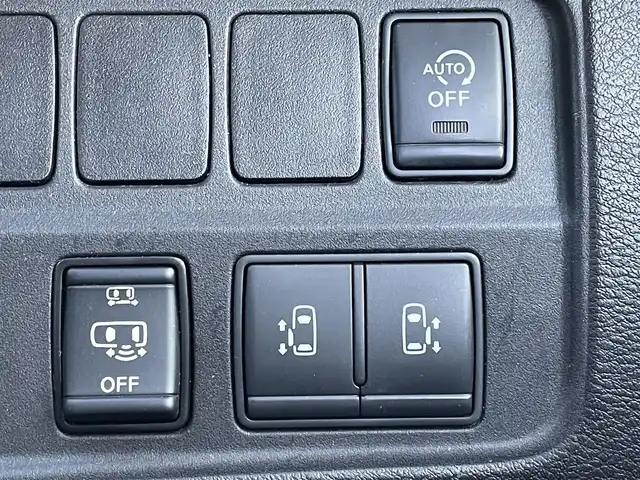 日産 セレナ ハイウェイスターVセレクションⅡ 青森県 2018(平30)年 8.1万km ダイヤモンドブラック 4WD/純正ナビ/フルセグTV/CD/DVD/BT/フリップダウンモニター/ドライブレコーダー/デジタルインナーミラー/ETC/ハンズフリー/エマージェンシーブレーキ/クリアランスソナー/スマートキー×２