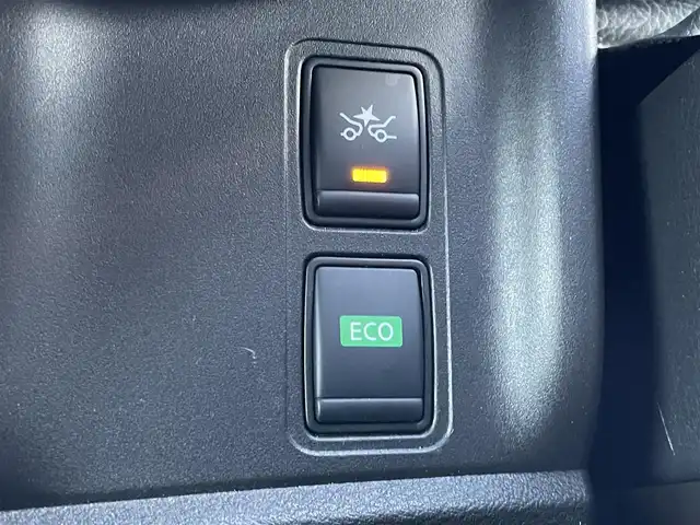 日産 セレナ ハイウェイスターVセレクションⅡ 青森県 2018(平30)年 8.1万km ダイヤモンドブラック 4WD/純正ナビ/フルセグTV/CD/DVD/BT/フリップダウンモニター/ドライブレコーダー/デジタルインナーミラー/ETC/ハンズフリー/エマージェンシーブレーキ/クリアランスソナー/スマートキー×２