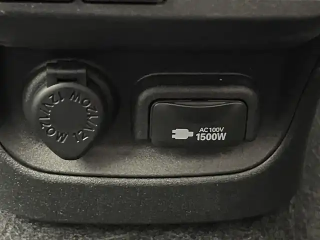 トヨタ シエンタ ハイブリッド Z 愛知県 2023(令5)年 3.1万km ホワイトパールクリスタルシャイン 純１０．５型ＤＡ　トヨタチームメイト　パーキングアシスト　ＢＳＭ　ＡＣ１００Ｖ　全方位カメラ　追従クルコン　フルセグ　ＥＴＣ２．０　セーフティセンス　ステアリングヒーター　シートヒーター　ＬＥＤ　禁煙　コーナーセンサー　フォグランプ　RCTA　ICS ミラキャスト　両側パワスラ　社外フロアマット　USB　Bluetooth　衝突軽減　プッシュスタート　スマートキー　リアサーキュレーター