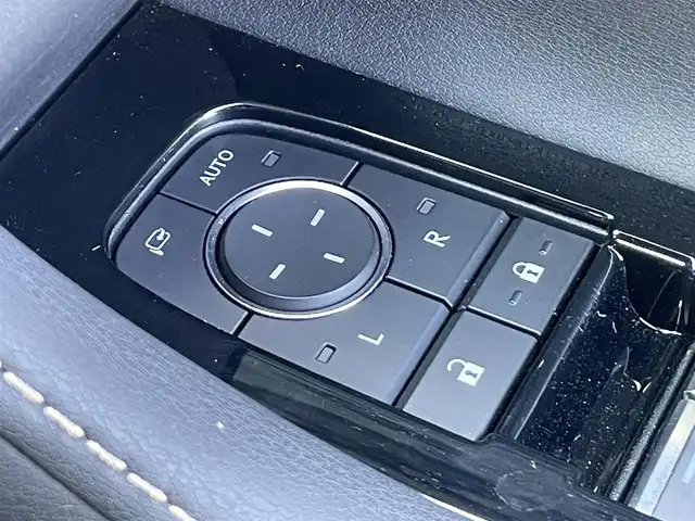 トヨタ アルファードハイブリット Z 香川県 2023(令5)年 3.1万km プラチナホワイトパールマイカ メーカーナビ/１３．２型後席モニター/全方位カメラ/チームメイト/モデリスタエアロ　　/独立ムーンルーフ　/トヨタセーフティセンス　/パワーバックドア　/両側パワースライドドア　/黒革シート/前席シートオプション/・シートヒーター/・エアシート/・パワーシート/運転席メモリ付きシート/デジタルインナーミラー/BSM　/ＨＵＤ　/ＬＥＤヘッドライト/オートライト/オートハイビーム　/ワイヤレス充電　/ビルトインＥＴＣ2.0/前後ドライブレコーダー