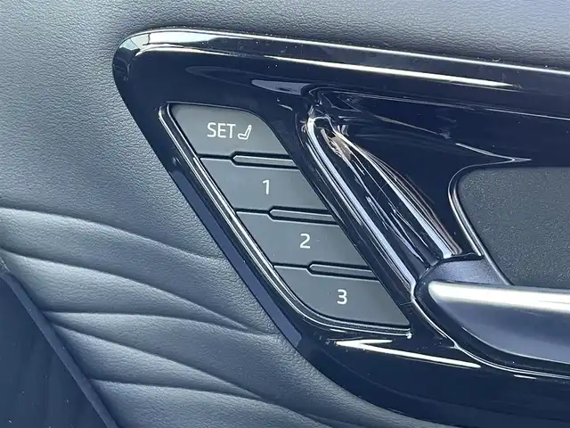 トヨタ アルファードハイブリット Z 香川県 2023(令5)年 3.1万km プラチナホワイトパールマイカ メーカーナビ/１３．２型後席モニター/全方位カメラ/チームメイト/モデリスタエアロ　　/独立ムーンルーフ　/トヨタセーフティセンス　/パワーバックドア　/両側パワースライドドア　/黒革シート/前席シートオプション/・シートヒーター/・エアシート/・パワーシート/運転席メモリ付きシート/デジタルインナーミラー/BSM　/ＨＵＤ　/ＬＥＤヘッドライト/オートライト/オートハイビーム　/ワイヤレス充電　/ビルトインＥＴＣ2.0/前後ドライブレコーダー