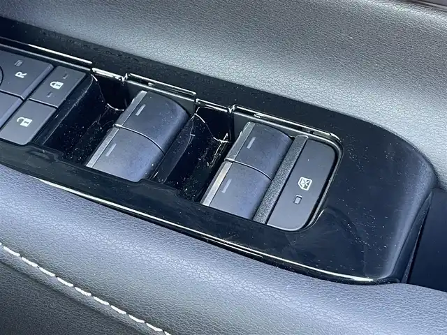 トヨタ アルファードハイブリット Z 香川県 2023(令5)年 3.1万km プラチナホワイトパールマイカ メーカーナビ/１３．２型後席モニター/全方位カメラ/チームメイト/モデリスタエアロ　　/独立ムーンルーフ　/トヨタセーフティセンス　/パワーバックドア　/両側パワースライドドア　/黒革シート/前席シートオプション/・シートヒーター/・エアシート/・パワーシート/運転席メモリ付きシート/デジタルインナーミラー/BSM　/ＨＵＤ　/ＬＥＤヘッドライト/オートライト/オートハイビーム　/ワイヤレス充電　/ビルトインＥＴＣ2.0/前後ドライブレコーダー