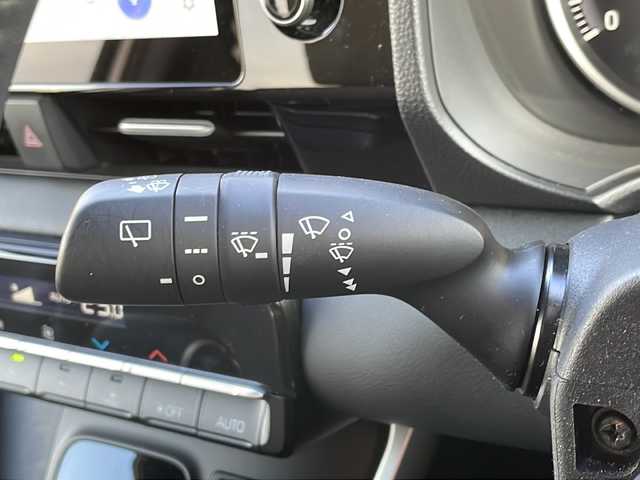 トヨタ ヴォクシー S－G 岩手県 2023(令5)年 3.1万km ホワイトパールクリスタルシャイン トヨタセーフティセンス　１０．５型ナビ　バックＣ　ＡｐｐｌｅＣａｒＰｌａｙ　ＡｎｄｒｏｉｄＡｕｔｏ　ＵＳＢ接続　フルセグ　ＥＴＣ２．０　両側パワースライドドア　純正１６インチＡＷ　ＬＥＤオートライト