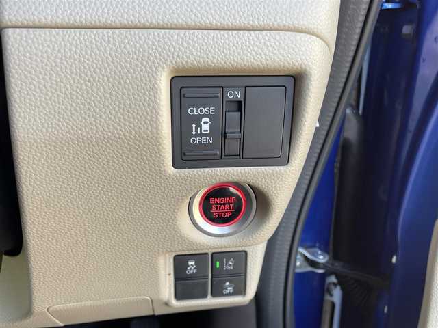 ホンダ Ｎ ＢＯＸ G EX ホンダセンシング 山梨県 2020(令2)年 10万km ブリリアントスポーティブルーメタリック2トーン (株)IDOMが運営する【じしゃロン甲府店】の自社ローン専用車両になります。こちらは現金またはオートローンご利用時の価格です。自社ローンご希望の方は別途その旨お申付け下さい/Honda SENSING/スマートキー/左側パワースライドドア/レーダークルーズコントロール/ステアリングオーディオコントロール/純正Ｇａｔｈｅｒｓナビ/ＣＤ・ｉｐｏｄ・ＵＳＢ・ＢＴオーディオ接続可能/バックカメラ/ビルトインＥＴＣ/LEDオートライト/Ｄ・Ｎ席シートヒーター　/助手席スーパースライドシート/プラズマクラスター技術搭載フルオート・エアコンディショナー/保証書・取説書