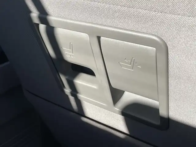 ホンダ Ｎ ＢＯＸ G EX ホンダセンシング 山梨県 2020(令2)年 10万km ブリリアントスポーティブルーメタリック2トーン (株)IDOMが運営する【じしゃロン甲府店】の自社ローン専用車両になります。こちらは現金またはオートローンご利用時の価格です。自社ローンご希望の方は別途その旨お申付け下さい/Honda SENSING/スマートキー/左側パワースライドドア/レーダークルーズコントロール/ステアリングオーディオコントロール/純正Ｇａｔｈｅｒｓナビ/ＣＤ・ｉｐｏｄ・ＵＳＢ・ＢＴオーディオ接続可能/バックカメラ/ビルトインＥＴＣ/LEDオートライト/Ｄ・Ｎ席シートヒーター　/助手席スーパースライドシート/プラズマクラスター技術搭載フルオート・エアコンディショナー/保証書・取説書