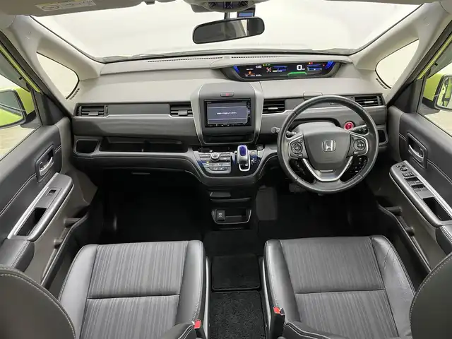 ホンダ フリード＋ ハイブリット EX 岡山県 2016(平28)年 3.2万km シトロンドロップ 純正ナビ(VXM-175VFi)/(Bluetooth/CD/DVD/フルセグTV)/両側電動スライド/バックカメラ/ハーフレザー/コーナーセンサー(前後)/シートヒーター(運転席・助手席)/LEDヘッドライト/レーダークルーズコントロール/スマートキー(1本)/ビルトインETC/社外ドライブレコーダー(前)/禁煙車/レーンアシスト/純正15インチアルミホイール/純正フロアマット