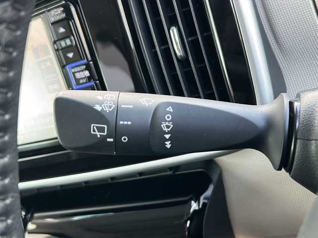 ダイハツ ムーヴ キャンバス G ブラックインテリア リミテッド SAⅢ 山口県 2019(令1)年 4.4万km ブラックマイカメタリック ダイハツ純正ナビ【NMZK-W70D】/・フルセグテレビ/・Bluetooth機能/・CD/DVD再生/・AM/FMラジオ/両側パワースライドドア/全方位カメラ/AFS/プッシュスタート/スマートキー/純正LEDヘッドライト/オートライト/フォグライト/ドアバイザー/純正フロアマット/スマートアシストIII/・衝突回避支援ブレーキ機能/・衝突警報機能/・ふらつき警報/・コーナーセンサー