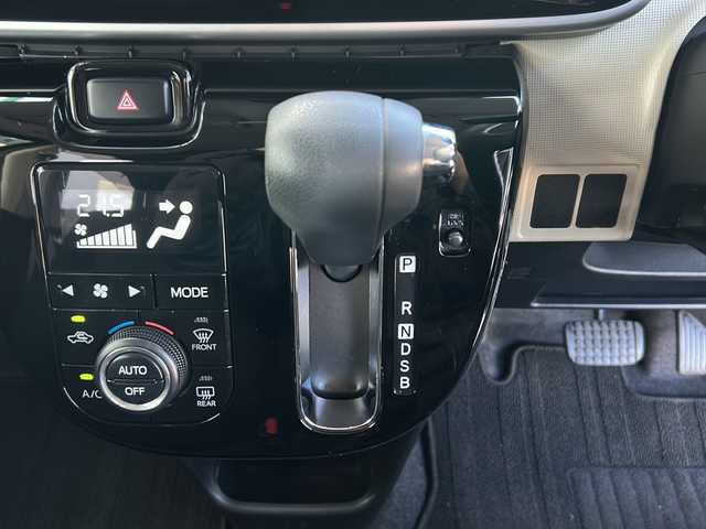 ダイハツ ムーヴ キャンバス G ブラックインテリア リミテッド SAⅢ 山口県 2019(令1)年 4.4万km ブラックマイカメタリック ダイハツ純正ナビ【NMZK-W70D】/・フルセグテレビ/・Bluetooth機能/・CD/DVD再生/・AM/FMラジオ/両側パワースライドドア/全方位カメラ/AFS/プッシュスタート/スマートキー/純正LEDヘッドライト/オートライト/フォグライト/ドアバイザー/純正フロアマット/スマートアシストIII/・衝突回避支援ブレーキ機能/・衝突警報機能/・ふらつき警報/・コーナーセンサー