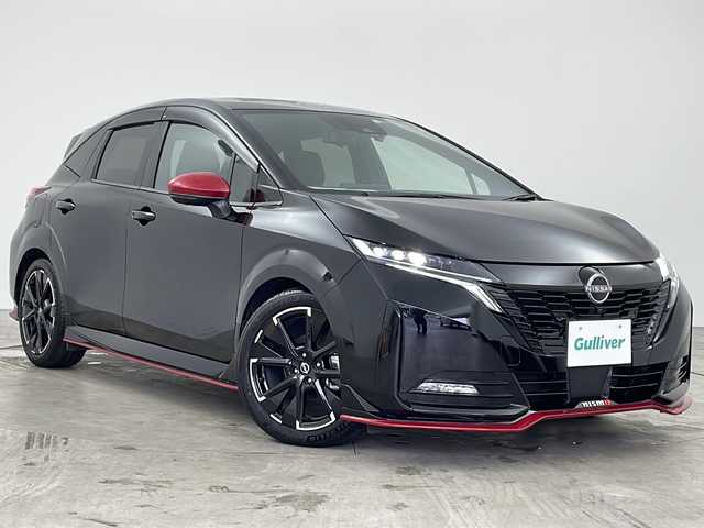 日産 オーラ ニスモ 兵庫県 2022(令4)年 1.8万km スーパーブラック ・プロパイロット/（側方、後側方、ルート減速、制限速度、標識検知、駐車支援）/エマージェンシーブレーキ/後退時車両検知警報/ふらつき警報/・純正ナビ/フルセグTV/（BT/USB再生可能）/・アップルCarPlay/・全周囲カメラ/・インテリジェントルームミラー/・ドライブレコーダー/・純正17インチAW/205/50/R17/・純正LEDヘットライト/・純正フロアマット/・インテリジェントキー/・コーナーセンサー/・黒ハーフレザーシート