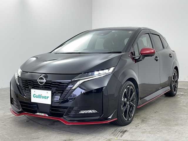 日産 オーラ ニスモ 兵庫県 2022(令4)年 1.8万km スーパーブラック ・プロパイロット/（側方、後側方、ルート減速、制限速度、標識検知、駐車支援）/エマージェンシーブレーキ/後退時車両検知警報/ふらつき警報/・純正ナビ/フルセグTV/（BT/USB再生可能）/・アップルCarPlay/・全周囲カメラ/・インテリジェントルームミラー/・ドライブレコーダー/・純正17インチAW/205/50/R17/・純正LEDヘットライト/・純正フロアマット/・インテリジェントキー/・コーナーセンサー/・黒ハーフレザーシート