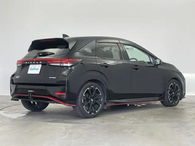 日産 オーラ ニスモ 茨城県 2022(令4)年 1.8万km スーパーブラック 純正９インチナビ　アラウンドビューモニター　ＢＳＭ　プロパイロット　レーダークルーズコントロール　ビルトインＥＴＣ２．０　デジタルインナーミラー　ワイヤレス充電　ＨＤＭＩ　純正アルミ　ＬＥＤ　ＴＶ