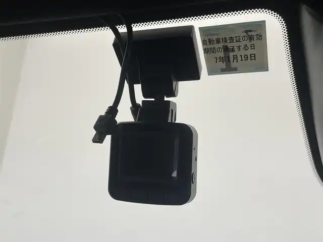 日産 オーラ ニスモ 茨城県 2022(令4)年 1.8万km スーパーブラック 純正９インチナビ　アラウンドビューモニター　ＢＳＭ　プロパイロット　レーダークルーズコントロール　ビルトインＥＴＣ２．０　デジタルインナーミラー　ワイヤレス充電　ＨＤＭＩ　純正アルミ　ＬＥＤ　ＴＶ
