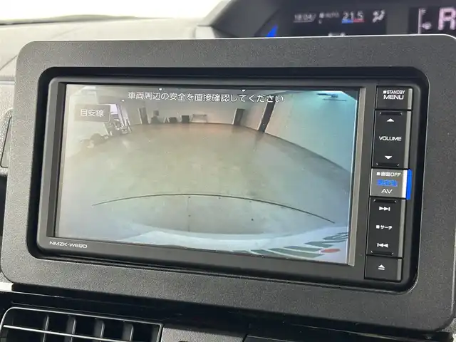 ダイハツ タント カスタム X 福岡県 2021(令3)年 4.9万km シャイニングホワイトパール 純正ナビ（フルセグＴＶ）　/バックカメラ　/ＥＴＣ　/コーナーセンサー　/衝突軽減ブレーキ　/横滑り防止装置　/アイドリングストップ　/両側電動スライドドア　/シートヒーター　/ハーフレザー　/純正１４インチＡＷ　/ＬＥＤ