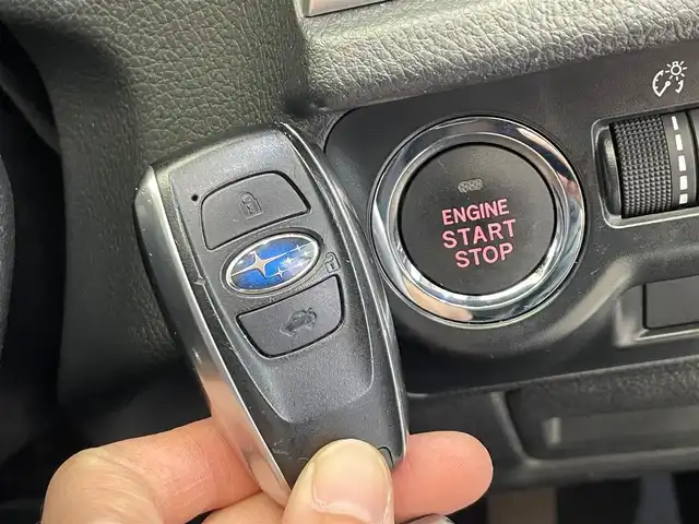 スバル インプレッサ スポーツ 1．6i－L 道東・釧路十勝 2015(平27)年 7.2万km クリスタルホワイトP ４WD/パドルシフト/横滑り防止装置/アイドリングストップ/オートエアコン/社外ナビ/（CD/DVD/フルセグ/USB/Bluetooth）/バックカメラ/ETC/ドライブレコーダー/HIDヘッドランプ/フォグランプ/ドアバイザー/社外15インチスチールホイール/純正フロアマット